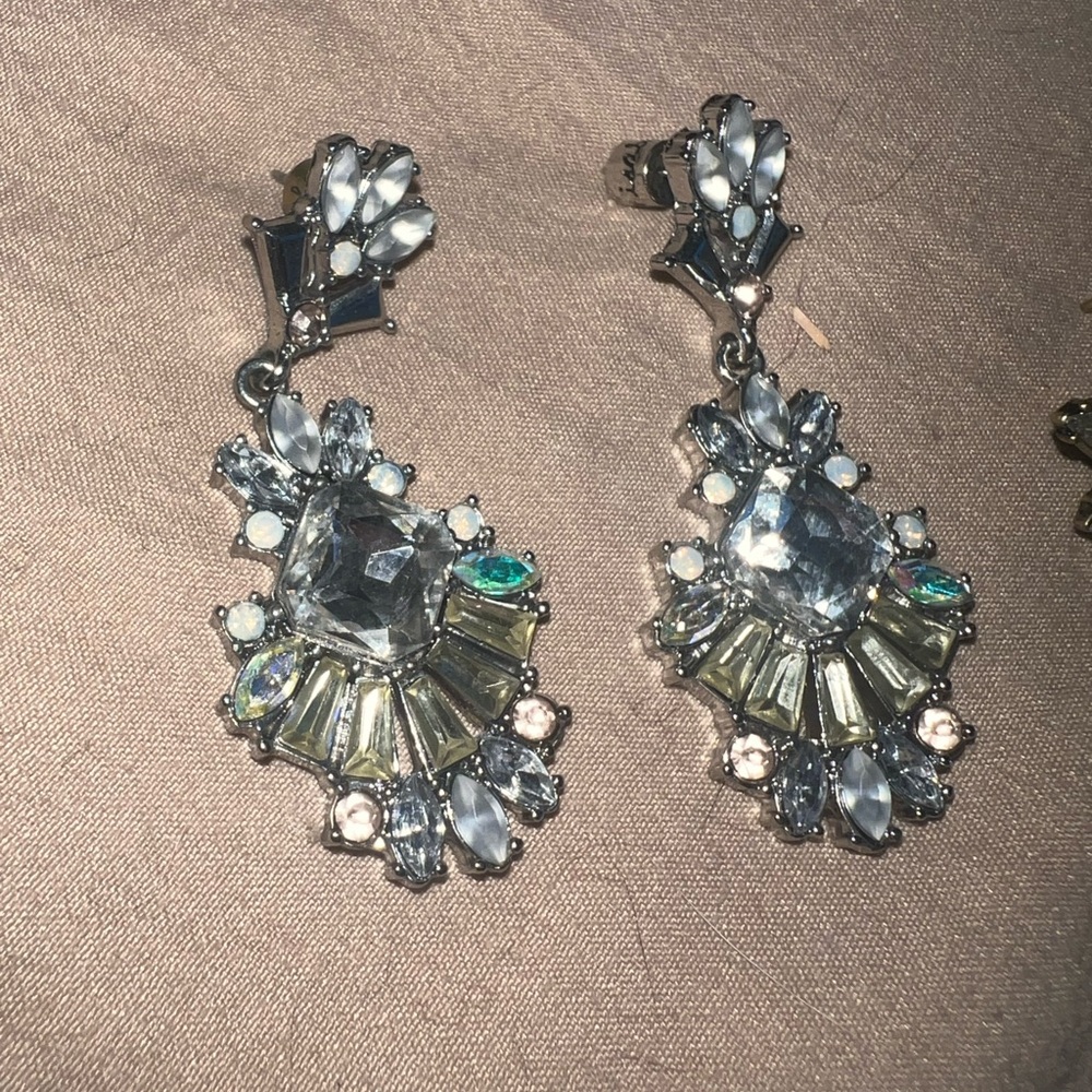 Elegant Silver Crystal Drop Earrings - Picture 2 of 3